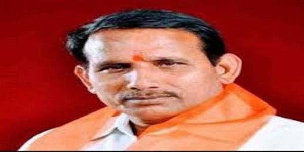 मप्र विधानसभा: टैक्सी से विधानसभा पहुंचे बीजेपी विधायक प्रीतम लोधी, ओबीसी आरक्षण पर दिया बड़ा बयान
