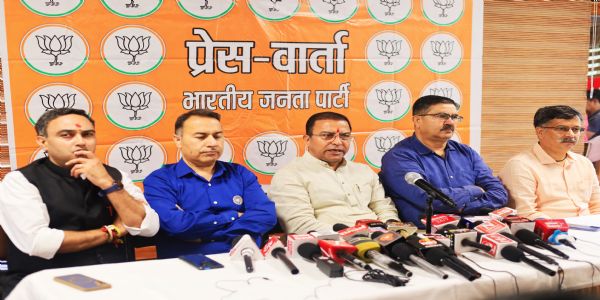 सिराज में पीड़ितों को महरम लगाने की बजाय मंत्री ने और गहरे किये जख्म : त्रिलोक कपूर