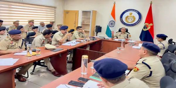 फरीदाबाद में अपराध नियंत्रण पर पुलिस आयुक्त ने ली बैठक,थाना प्रभारियों व अधिकारियों को दिए निर्देश