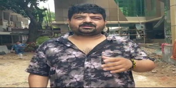 टेम्पो चालक ने ठेकेदार पर रंगदारी मांगने और मारपीट का लगाया आरोप