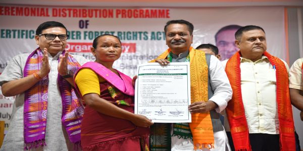 विश्वनाथ में 2,145 लोगों को भूमि अधिकार प्रमाणपत्र, सिंचाई योजना का उद्घाटन