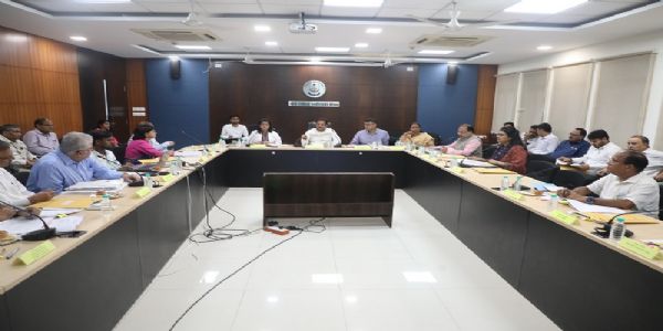 ‘एकीकृत स्वास्थ्य परिसर’ की अवधारणा पर करें कार्य : उप मुख्यमंत्री शुक्ल