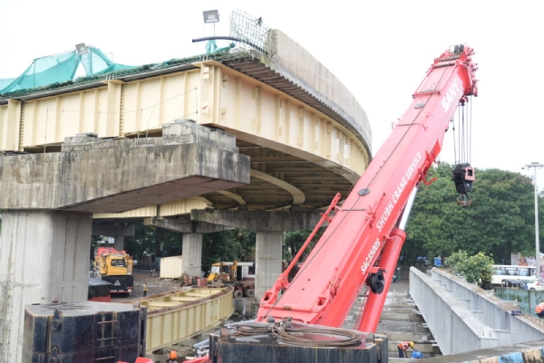 Thane station work halted due to percentage