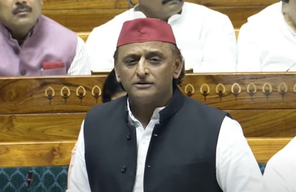 अखिलेश यादव