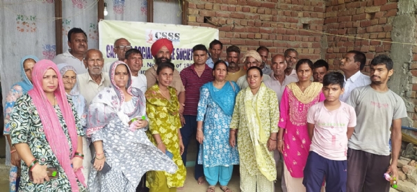 जागरकता शिविर में भाग लेते किसान व अनय्््