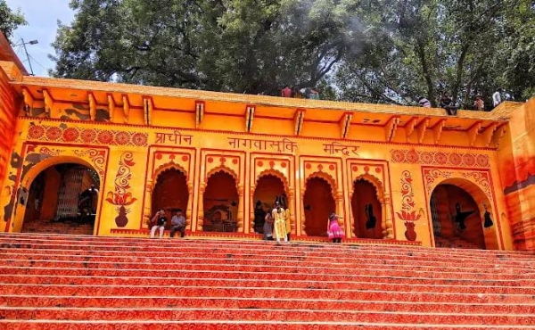 प्रयागराज स्थित नागवासुकी मंदिर का छाया चित्र