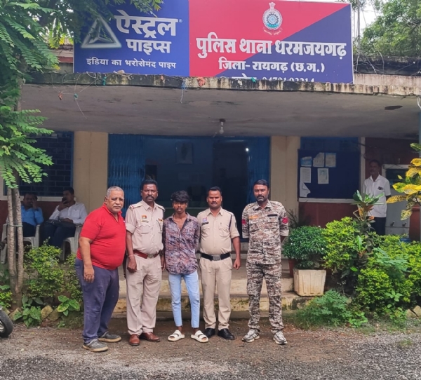 पुलिस के गिरफ्त में आरोपी