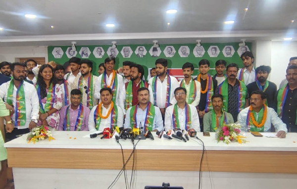 आजसू के मिलन समारोह में सुदेश सहित अन्‍य
