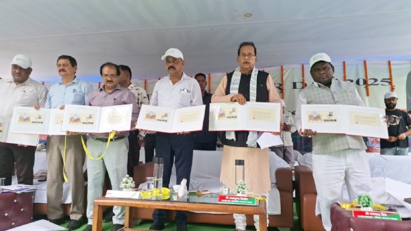 पीटीआर का नया लोगो, विशेष डाक टिकट जारी करते मंत्री