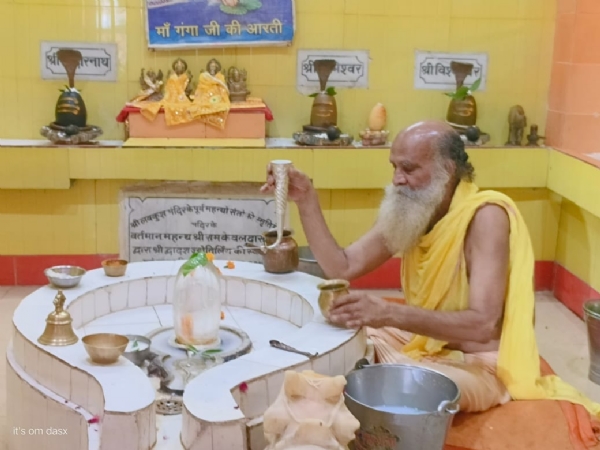 लवकुश मंदिर में नागदेवता एवं भाेलेबाबा का किया पूजन