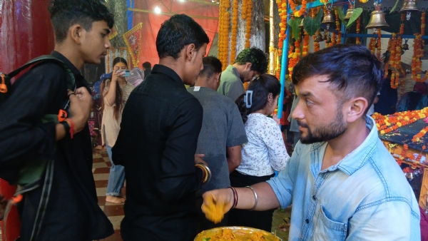 नाग पंचमी पर नागदेव मंदिर में उमड़े श्रद्धालु