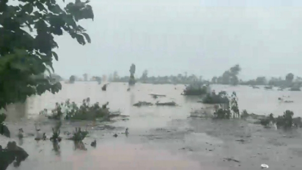 दमोह-ब्यारमा नदी में भारी उफान,क्षेत्र में अनेक ग्राम बाढ की चपेट में आये