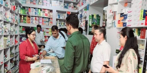 पांच मेडिकल स्टोर के लाइसेंस निलंबन की संस्तुति