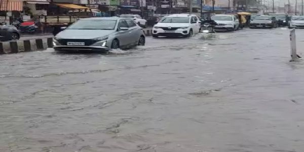 भोपाल : मानसूनी बारिश से तरबतर हुई राजधानी, कई जगह जलभराव, कॉलोनियों-घरों में घुसा पानी