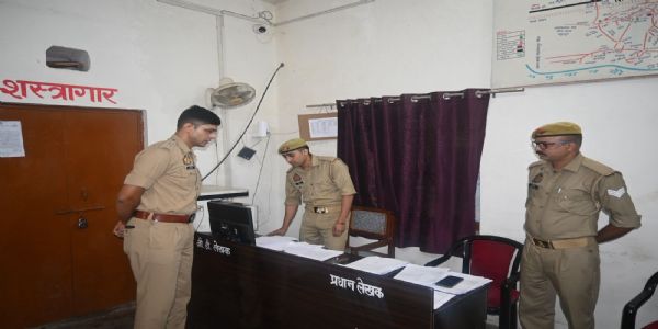 एसएसपी ने लापरवाही मामले में दरोगा व हेड कांस्टेबल को किया लाइन हाजिर