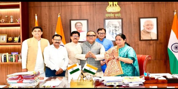 इमाम मुहिबुल्लाह नदवी को पद मुक्त करने की मांग की