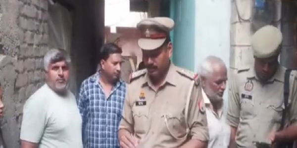 शक के चलते पति ने पत्नी की गला रेतकर की हत्या