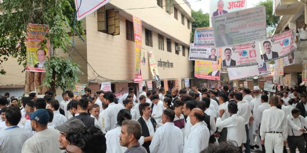 दि बार एसोसिएशन एंड लाईब्रेरी के वार्षिक निर्वाचन में 2221 अधिवक्ताओं ने डाला वोट