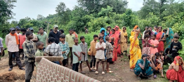 रोते बिलखते परिजन