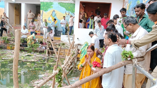 नागकूप पर उमड़े श्रद्धालु