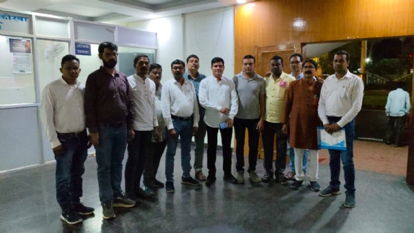 नगर निगम की अव्यवस्थाओं को लेकर पार्षदों सहित नेता प्रतिपक्ष कृपाराम साहू ने आयुक्त से की भेंट-मुलाकात
