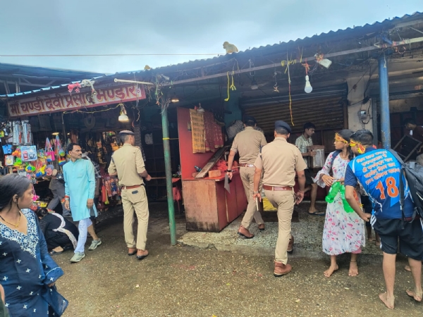 चंडी देवी मंदिर पर अतिक्रमण के खिलाफ कार्रवाई