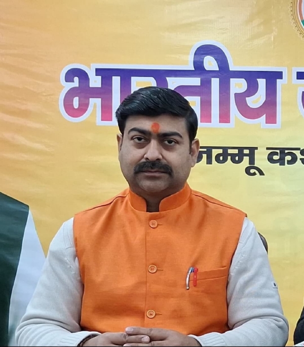 अवैध मतदाता लोकतंत्र और राष्ट्रीय सुरक्षा के लिए ख़तरा- डॉ. प्रदीप महोत्रा