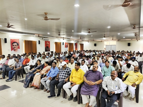 प्लास्टिक दिवस पर भाजपा कार्यकर्ता सम्मिलित होते हुए