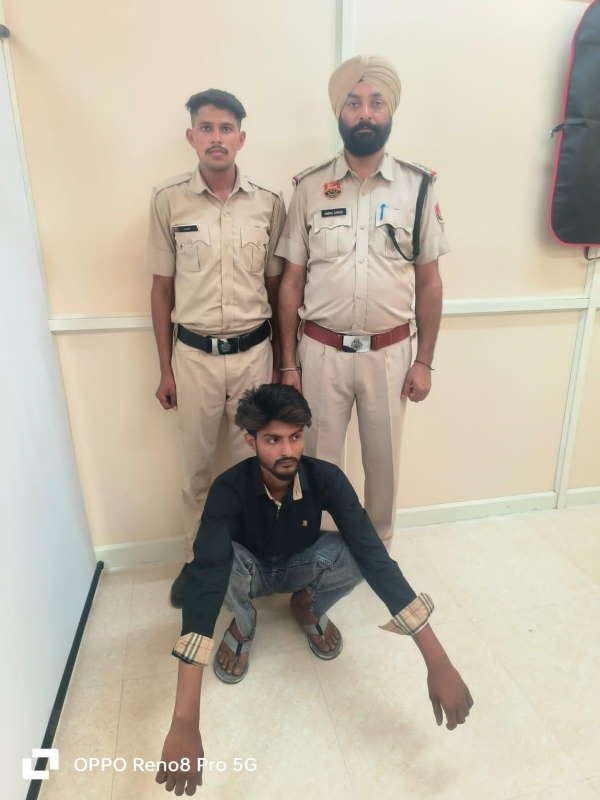 पुलिस हिरासत में नशा तस्कर