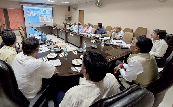 जल संसाधन मंत्री ने ली राज्य बाढ़ नियंत्रण कक्ष में अधिकारियों की बैठक