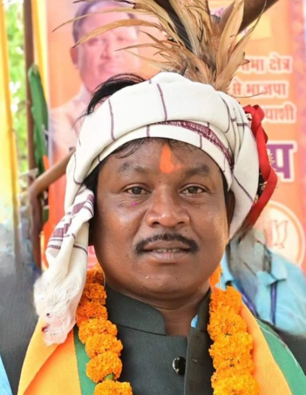 बस्तर सांसद महेश कश्यप