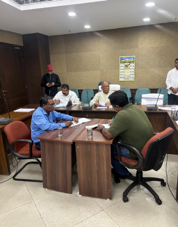 विधायक सरयू राय जानकारी देते