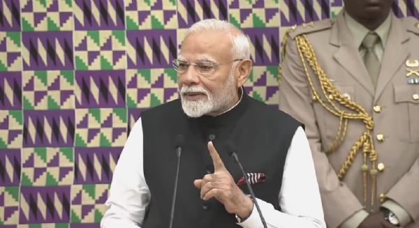 घाना की संसद को संबोधित करते प्रधानमंत्री मोदी