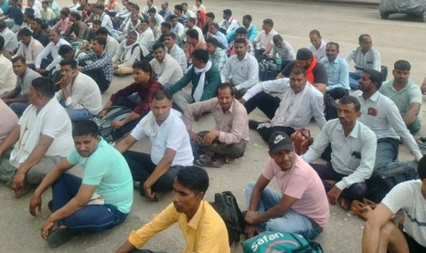आवास घेरने का प्रयास करते पशु मित्र