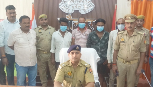 लुटेरे पुलिस अभिरक्षा में