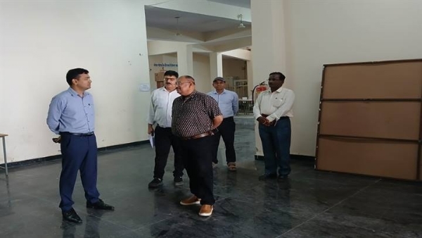 रायसेनः उप मुख्य निर्वाचन पदाधिकारी ने किया ईव्हीएम वेहयरहाउस का निरीक्षण