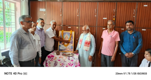 कार्यक्रम का शुभारंभ करते हुएकार्यक्रम का शुभारंभ करते हुए