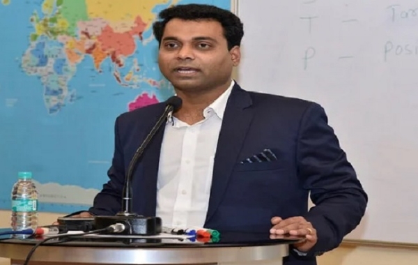 नगरीय प्रशासन एवं आवास आयुक्त संकेत भोंडवे