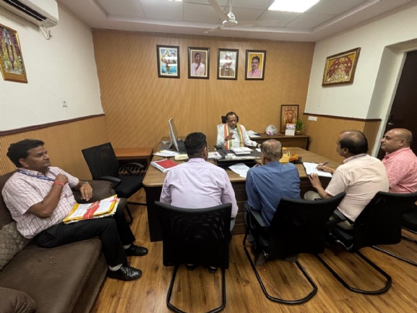 पशुपालन विभाग की समीक्षा बैठक