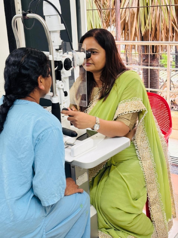 Campaign against cataract in Thane civil hospital