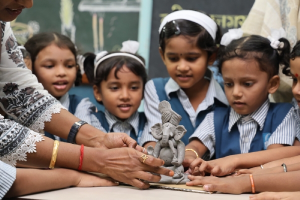 Workshop for making statues from shadu clay