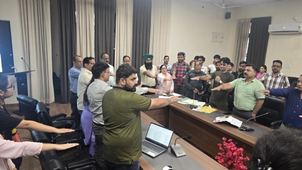 ड्रग्स के दुष्प्रभावों के प्रति छात्रों और समाज को किया गया जागरूक, विद्यार्थियों ने ली नशा मुक्त भारत की शपथ