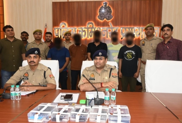 प्रयागराज में पकड़े पांच अन्तर्राज्यीय साइबर ठगों का छाया चित्र