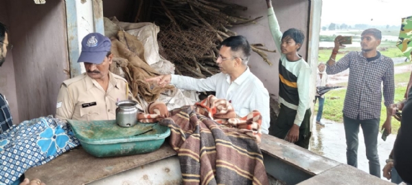 दमोह-बाढ में फंसे ग्राम सगोरिया में 179 लोगों का रेस्क्यू