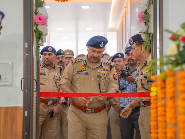 यूपी डीजीपी ने राष्ट्रीय साइबर क्राइम हेल्पलाइन के कॉल सेंटर का उद्घाटन किया