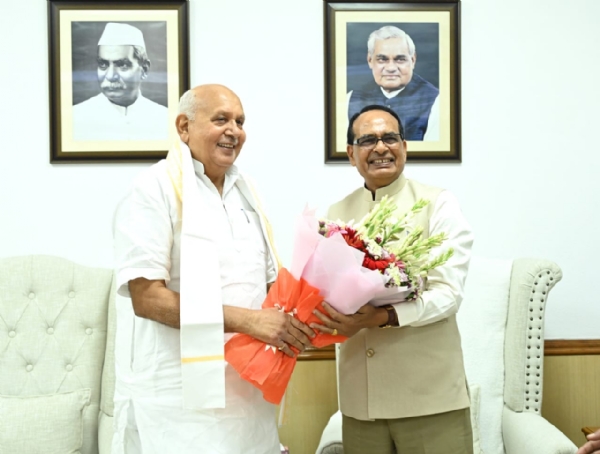 कृषि भवन में उत्तर प्रदेश के कृषि मंत्री श्री सूर्यप्रताप शाही ने की शिवराज सिंह से मुलाकात