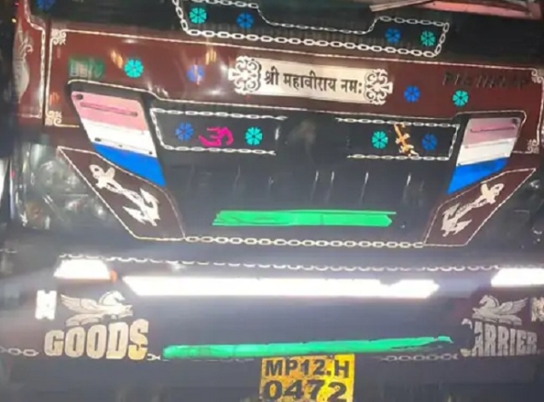 कावड़ियों को मारी टक्कर
