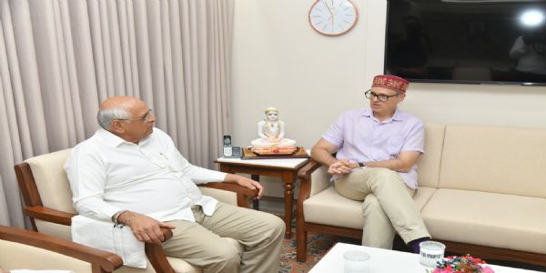 जम्मू-कश्मीर के मुख्यमंत्री उमर अब्दुल्ला ने मुख्यमंत्री भूपेंद्र पटेल से की भेंट