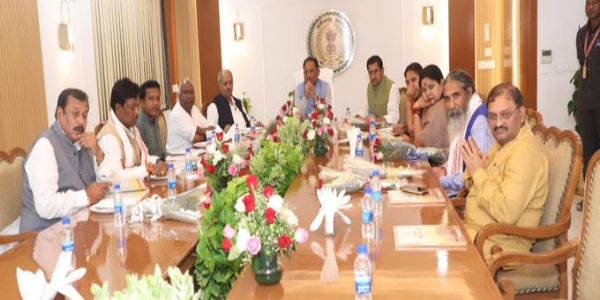 छत्तीसगढ़ सदन में मुख्यमंत्री विष्णुदेव साय की राज्य के सांसदों से सौजन्य भेंट, रात्रि भोज में हुई सार्थक चर्चा