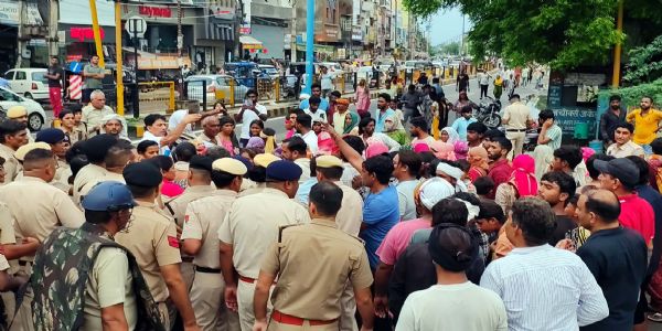 हिसार : एनडीपीएस एक्ट की आरोपी युवती की अस्पताल में मौत, परिजनों ने की तोड़फोड़